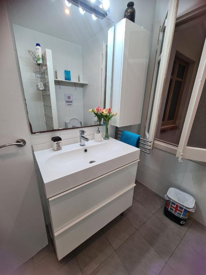 Rooms In The Center Of Барселона Екстериор снимка