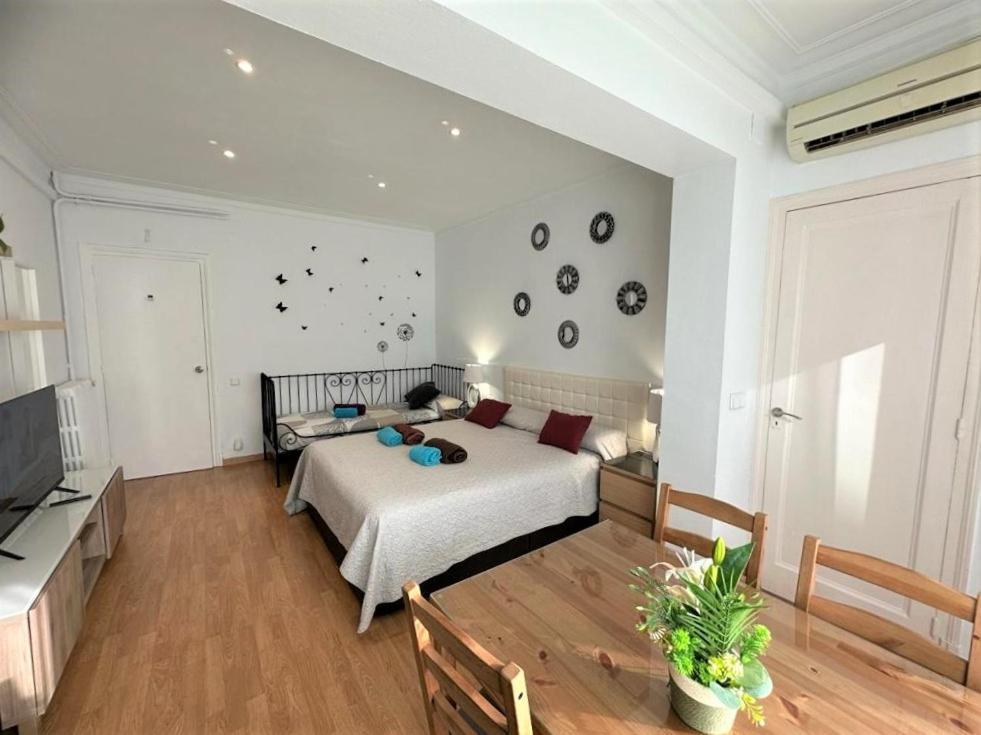 Rooms In The Center Of Барселона Екстериор снимка